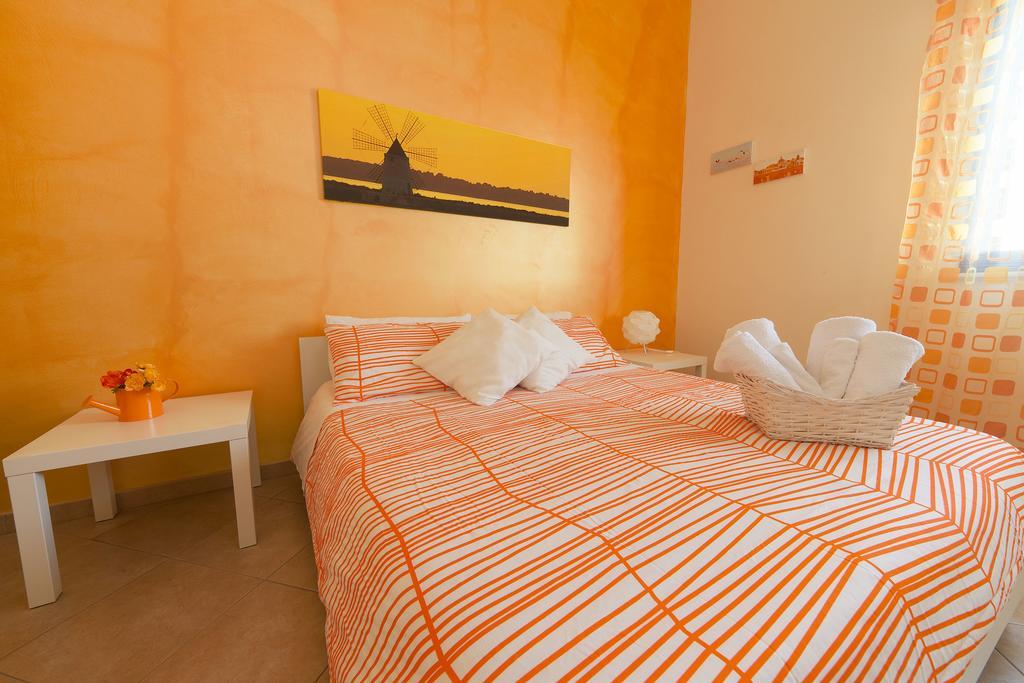 Bianco Sale Trapani Bed & Breakfast Rilievo Exterior photo