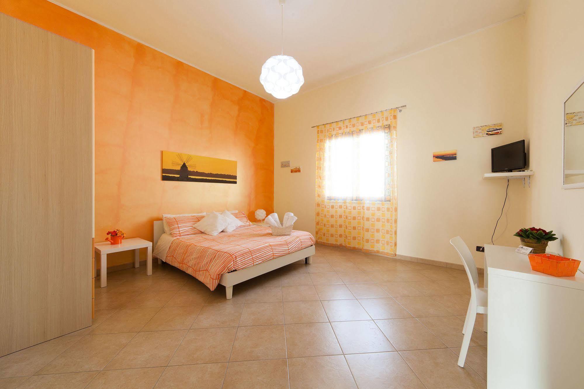 Bianco Sale Trapani Bed & Breakfast Rilievo Exterior photo